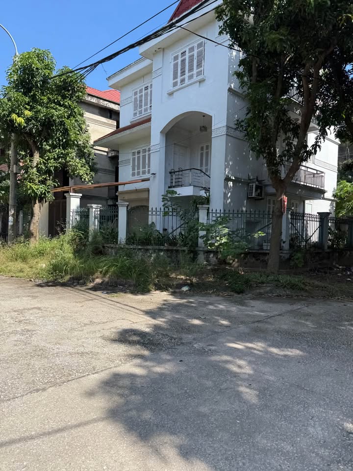 Bán biệt thự áp góc 2 mặt tiền thoáng tại Bắc Ninh, giá tốt nhất thị trường