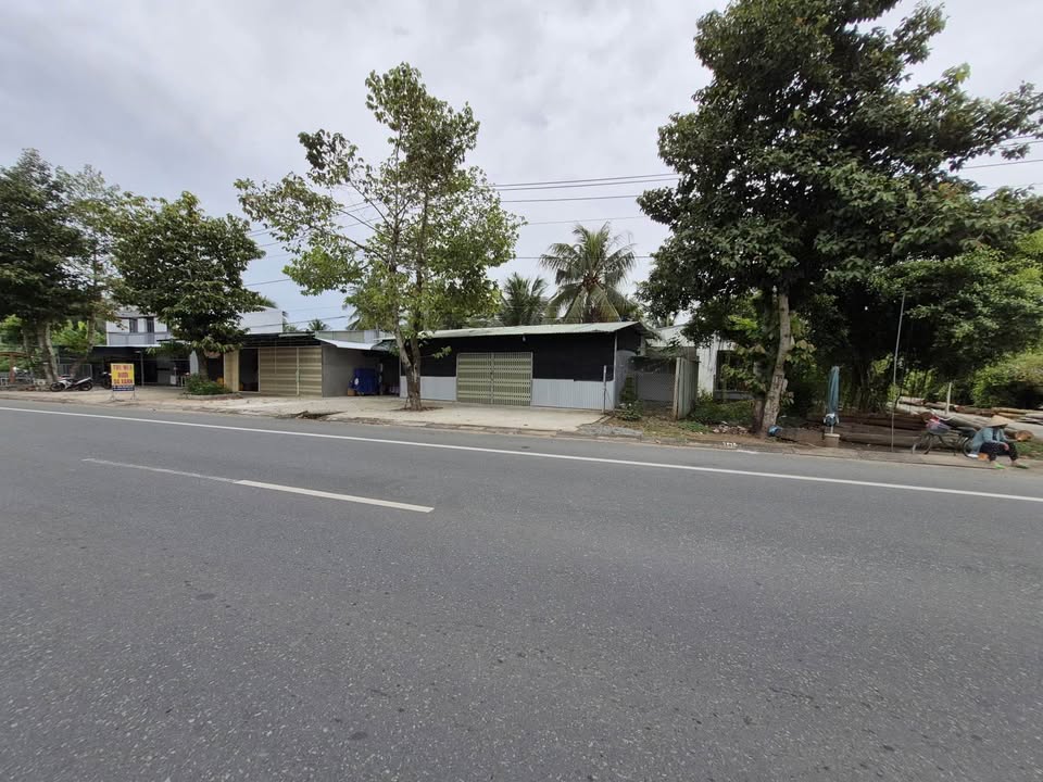 Bán nhà mặt tiền Huỳnh Tấn Phát, Bến Tre - 251m², ngang 41m