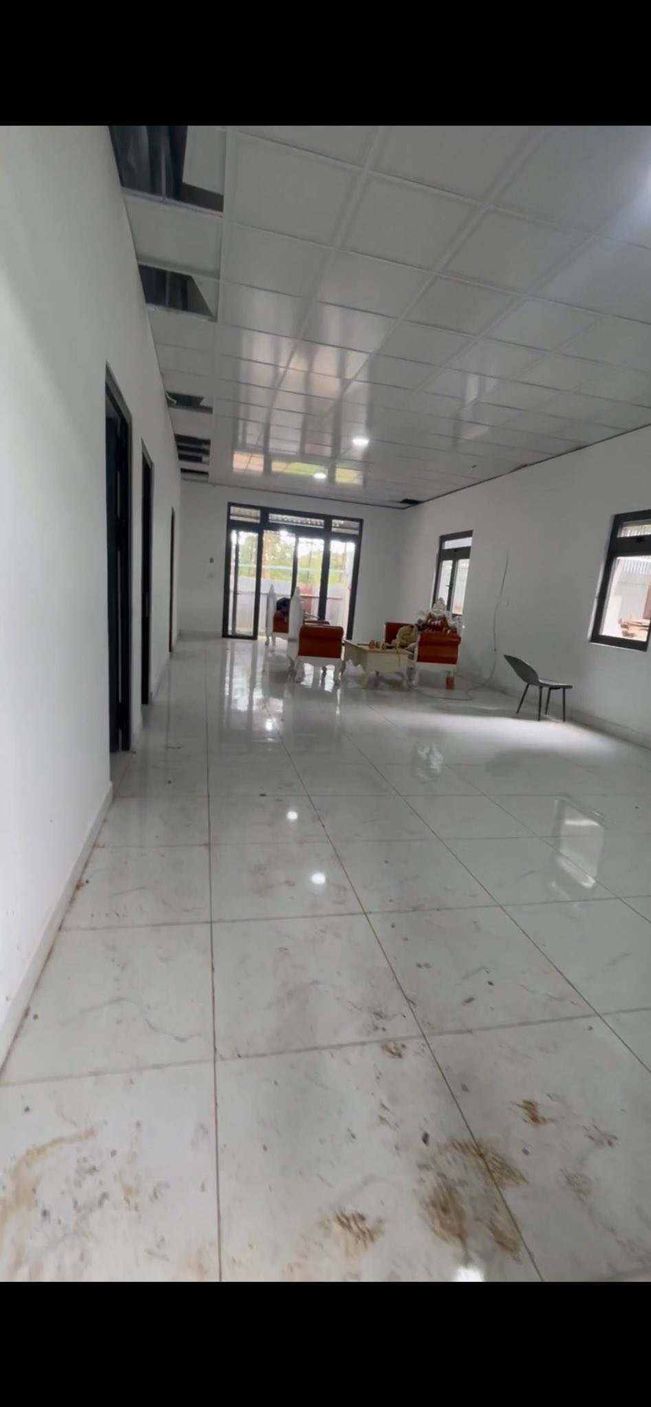 Nhà 300m² cổng làng hoa Vạn Thành, Đà Lạt - Sân đậu oto, sân chơi rộng