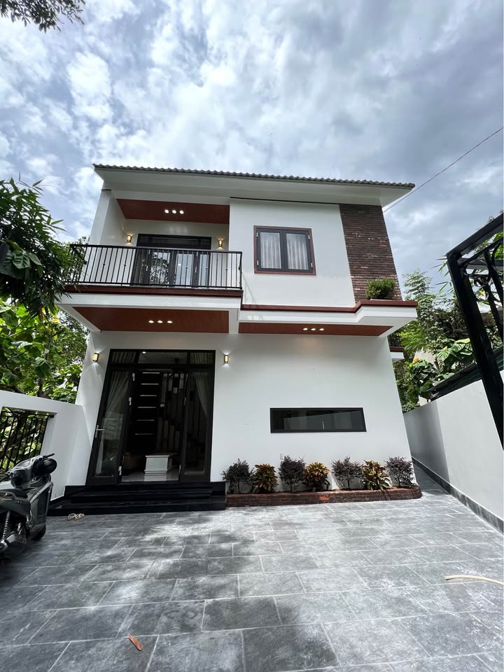 Siêu phẩm nhà 2 tầng mặt tiền kiệt ô tô rộng 7m tại đường Lê Ngô Cát, Đà Nẵng