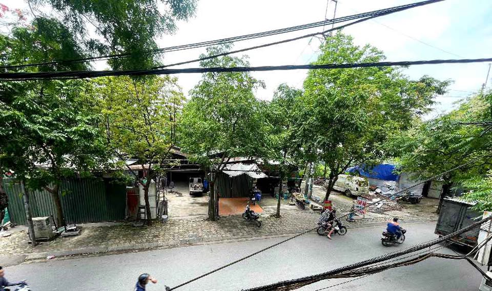 Bất động sản Cổ Bi, Gia Lâm, vỉa hè rộng, kinh doanh sầm uất, 61m2 mặt tiền 4.5m