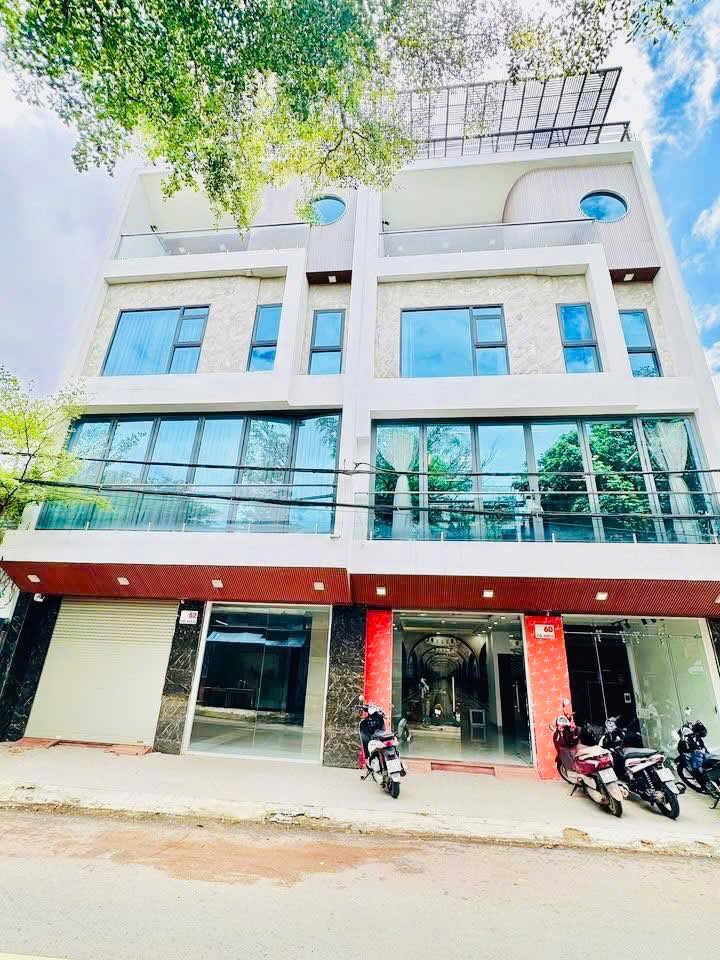 Siêu phẩm nhà mặt tiền đường Tô Hiệu, song song Lê Thánh Tông, Đắk Lắk, đang chờ chủ mới