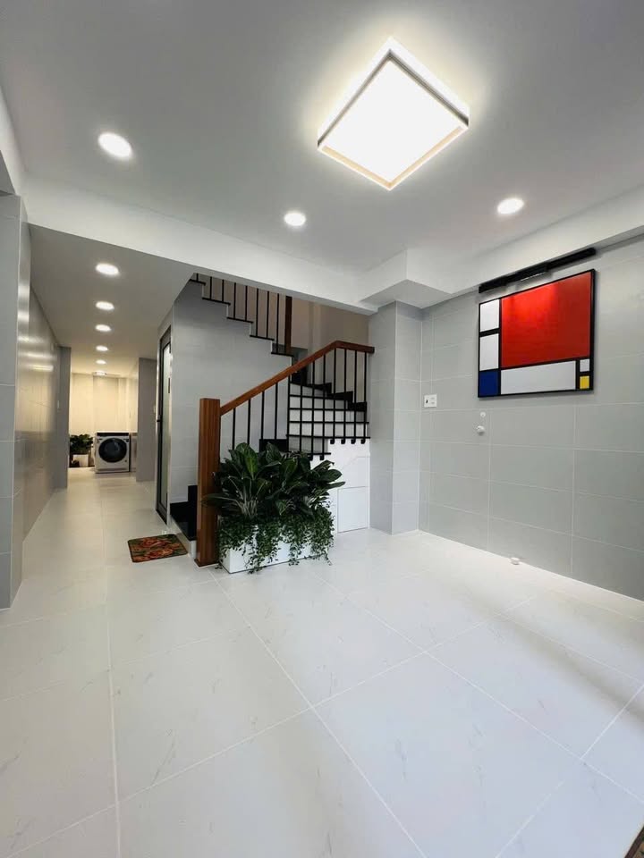 Căn hộ dịch vụ 5 tầng cực xịn Phú Nhuận hẻm xe hơi, dòng tiền 40 triệu/tháng, giá chỉ nhỉnh 8 tỷ