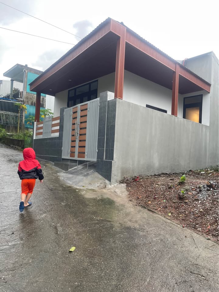 Nhà mới xây Minh Mạng 82m2, kiệt ô tô thoải mái, giá 1.4 tỷ, thoáng mát, nội thất xịn