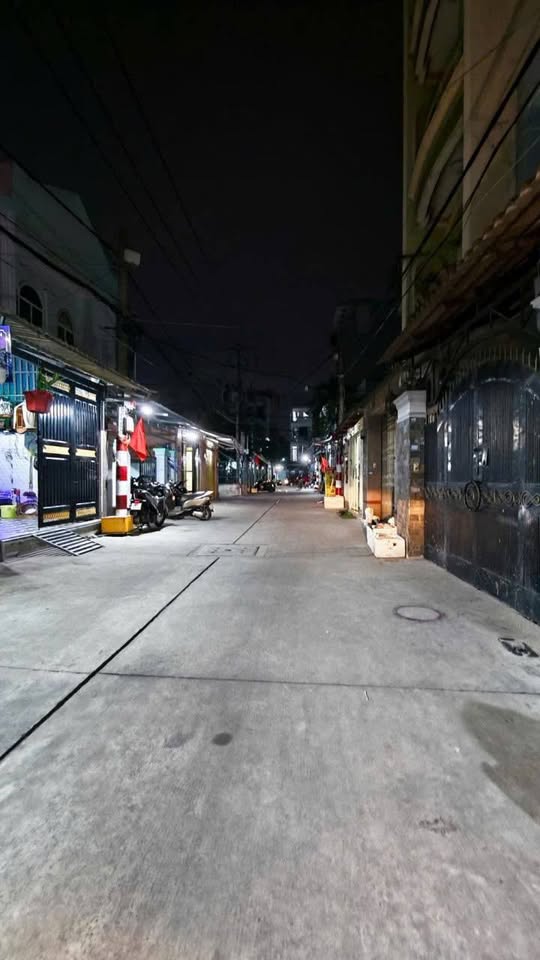 Siêu phẩm nhà 4 tầng tại đường Thạch Lam, Quận 3, Hồ Chí Minh