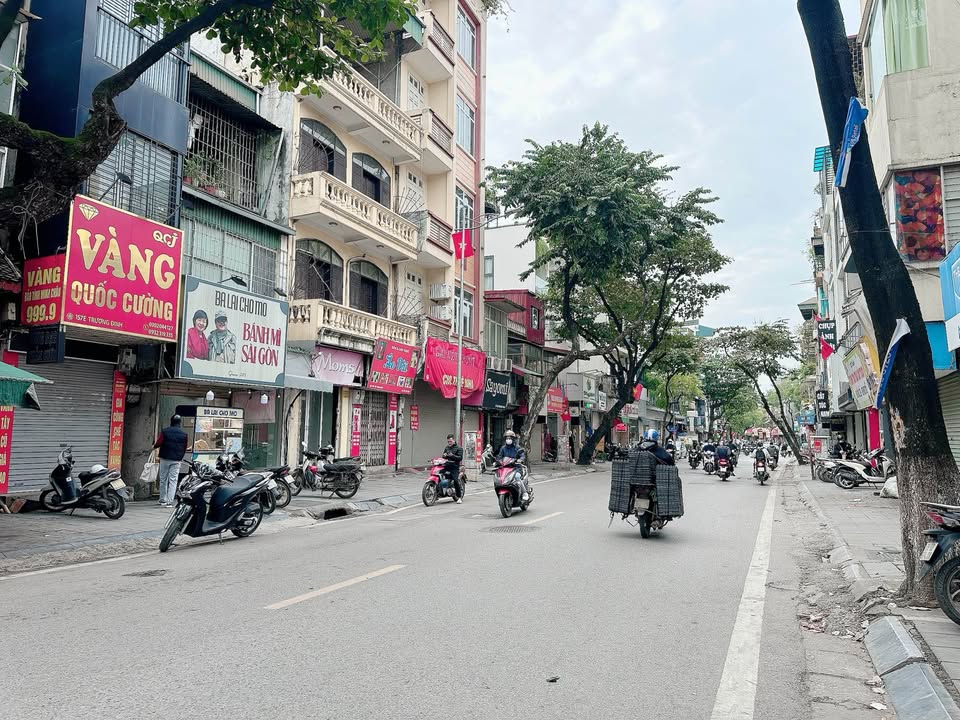 Siêu phẩm nhà đẹp tại Trương Định, chỉ vài bước chân là tới phố