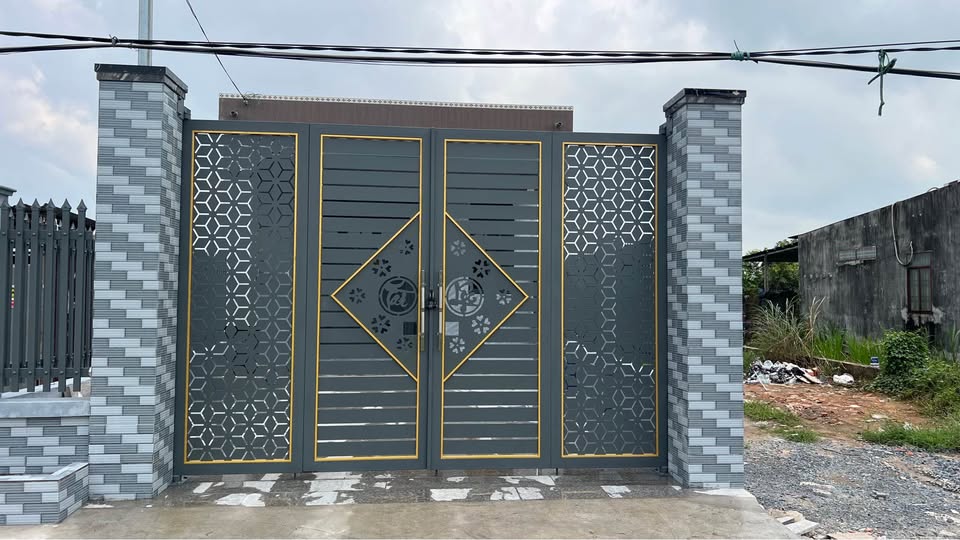 Ngôi nhà mới xây, đón chào những chủ nhân đầu tiên đến an cư lạc nghiệp