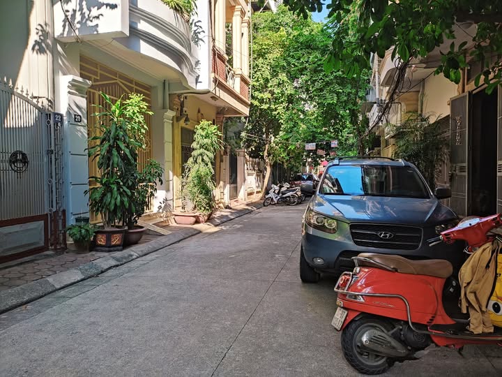 Nhà phố Lạc Trung, vỉa hè rộng, ô tô tránh, kinh doanh đỉnh, tầm giá 26 tỷ