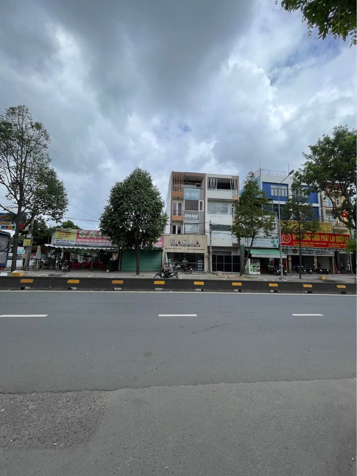 Mặt tiền Lê Thị Riêng - Thới An, ị trí đắc địa, kiến trúc hiện đại