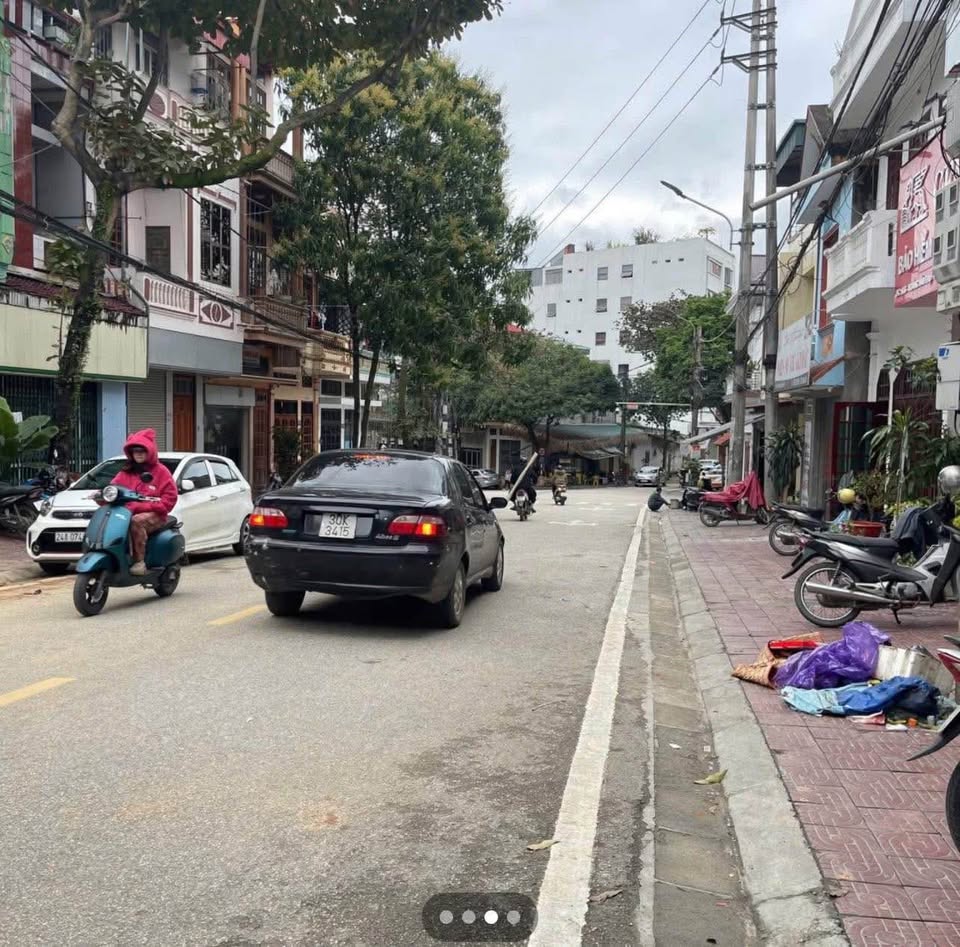 Siêu phẩm nhà 2 tầng tọa lạc ngay đầu đường Hoàng Văn Thụ, trung tâm Cốc Lếu, Lào Cai đây rồi