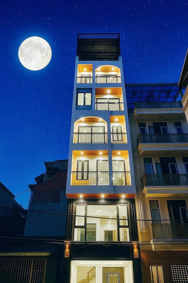 Nhà 7 tầng thang máy, full nội thất, ngay Bệnh viện Tâm Anh, Long Biên