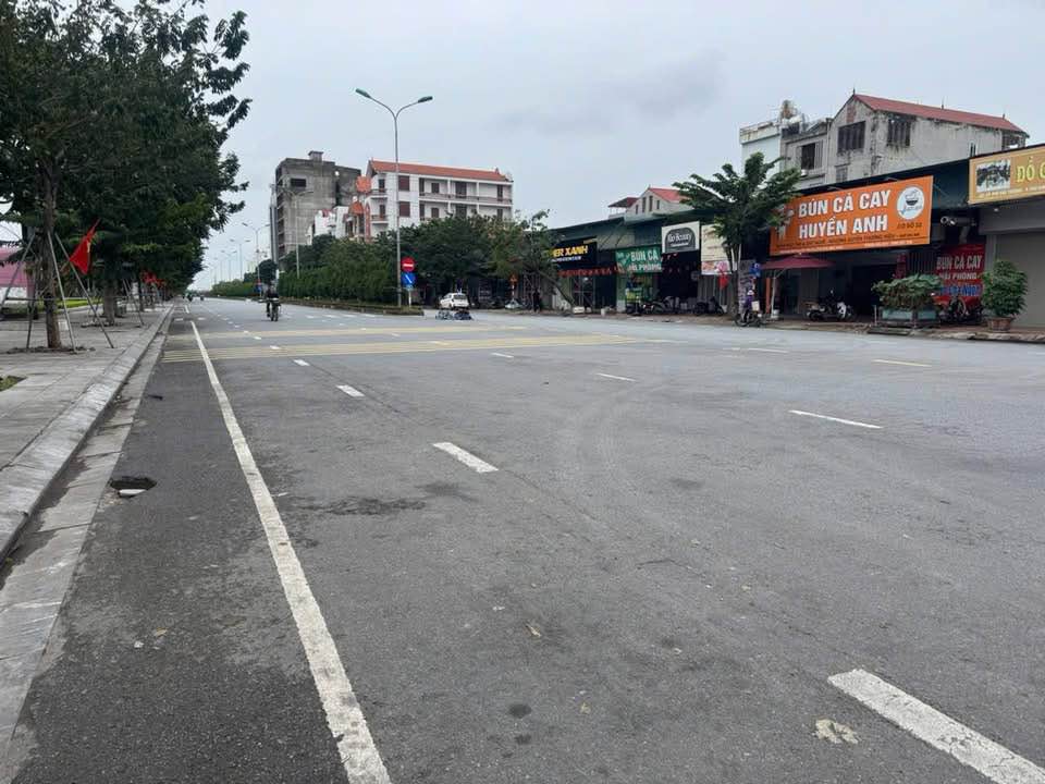 Phù Khê, Bắc Ninh, ba lô đất vàng, gần trường