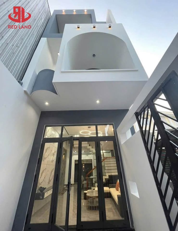 Nhà 3 tầng siêu xinh, cách mặt tiền Trần Phú 20m