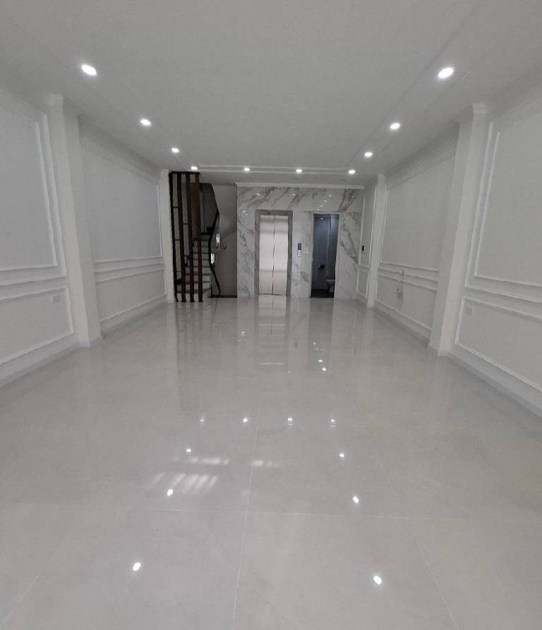 Tòa nhà 7 tầng Văn Phú, kinh doanh đỉnh cao, full nội thất