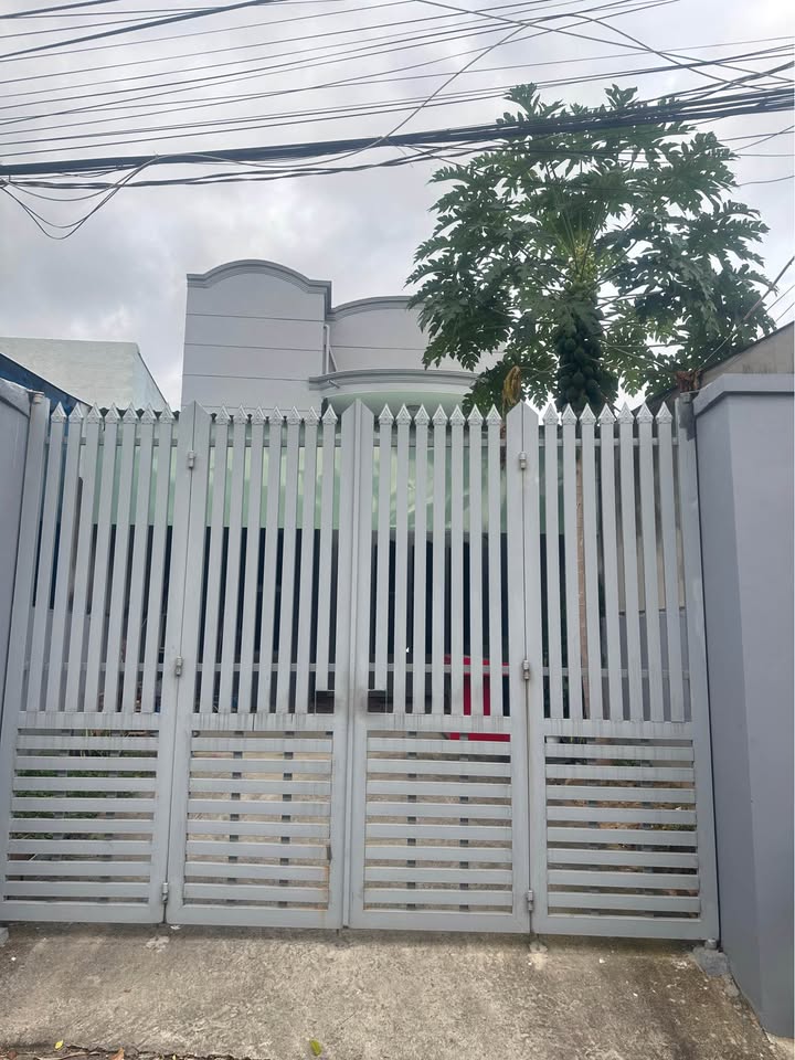 Bán nhà hẻm ô tô Bùi Thiện Ngộ, iện tích lớn, giá tốt, pháp lý rõ ràng