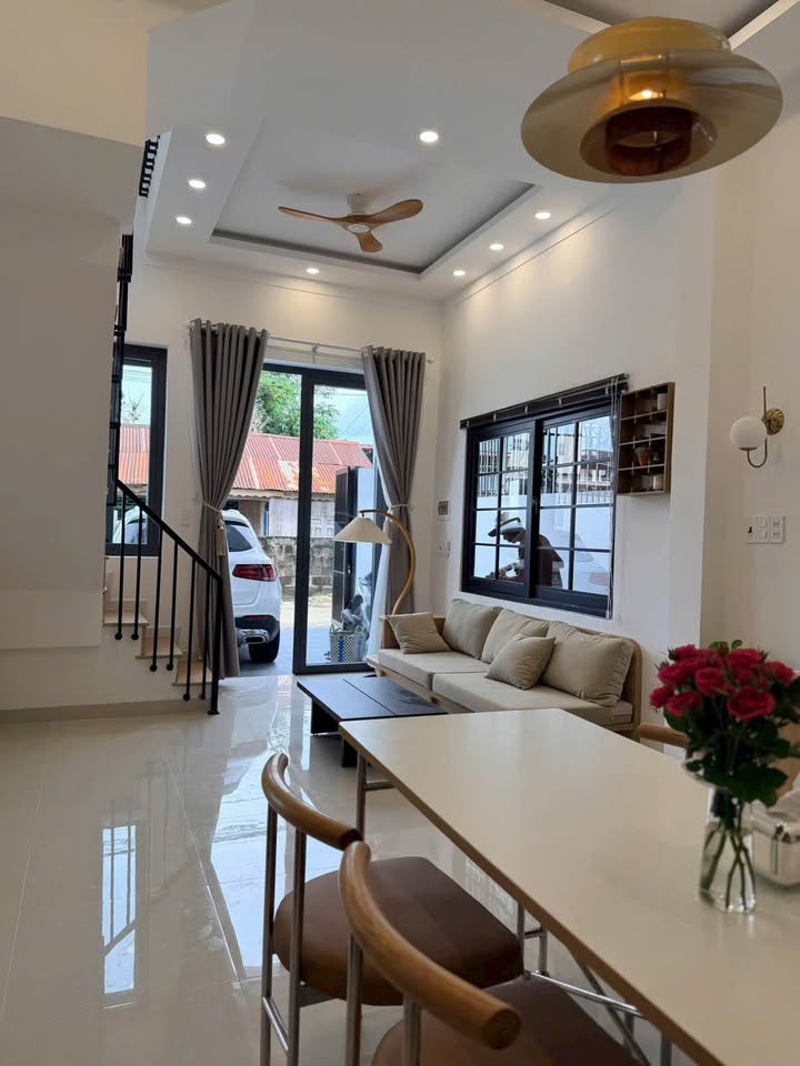 Nhà mới Võ Văn Kiệt, sống chất, giá ngất ngây