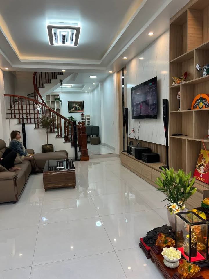 Nhà 4 tầng khu tổ hợp bệnh viện, ô tô đỗ cửa, nội thất xịn sò