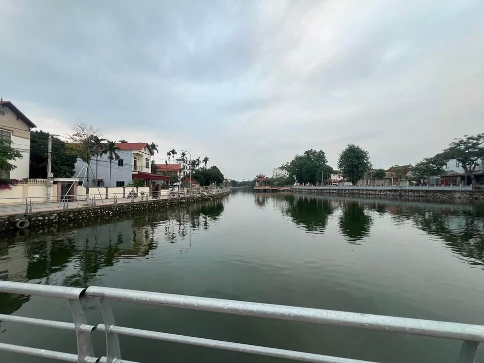 Đất Phúc Thọ 45m2 view hồ, dân cư giàu có, giá hời