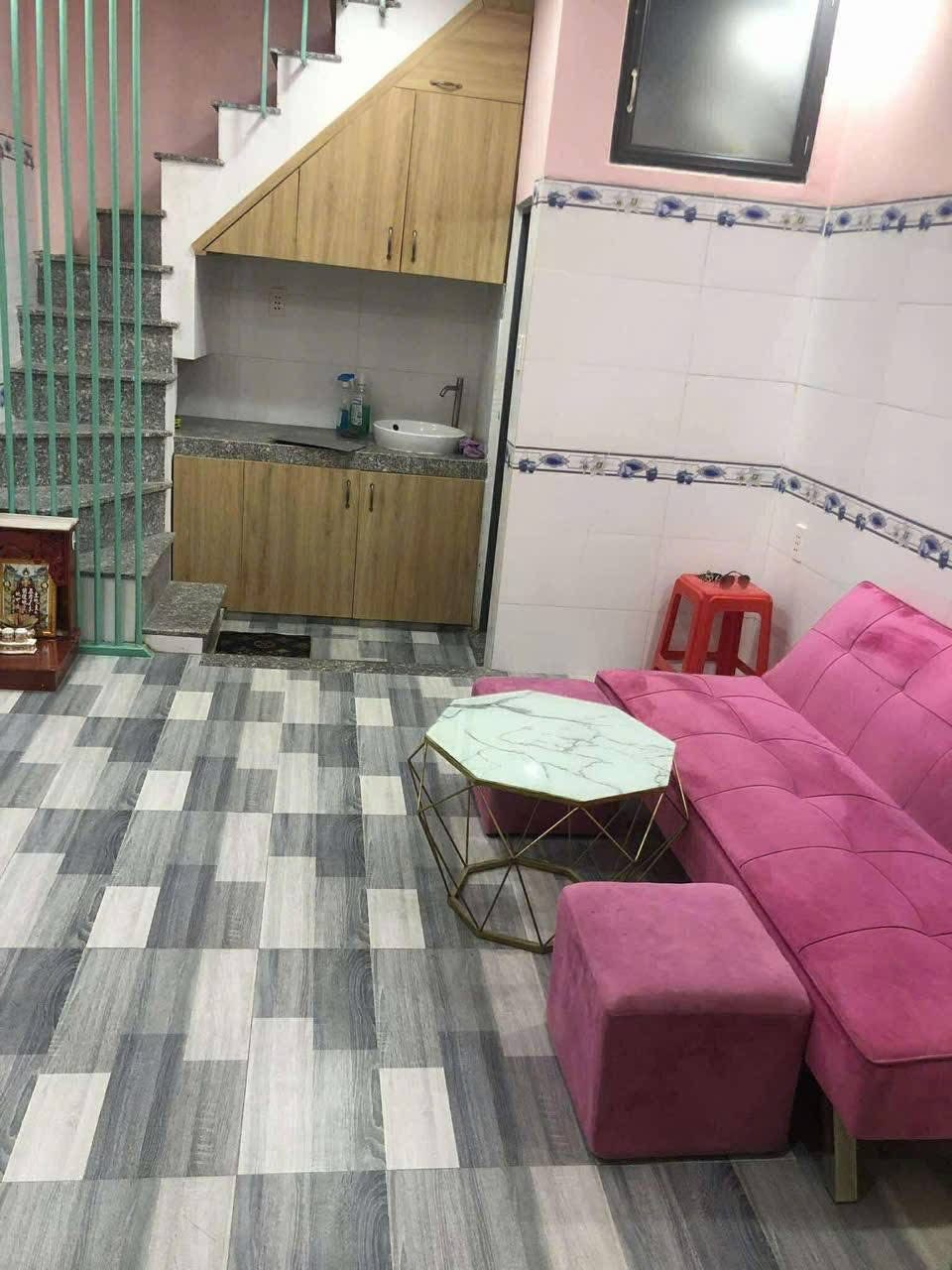 Cho thuê căn nhà mới xây dựng với kết cấu 1 trệt và 2 lầu, tọa lạc tại đường Thanh Đa