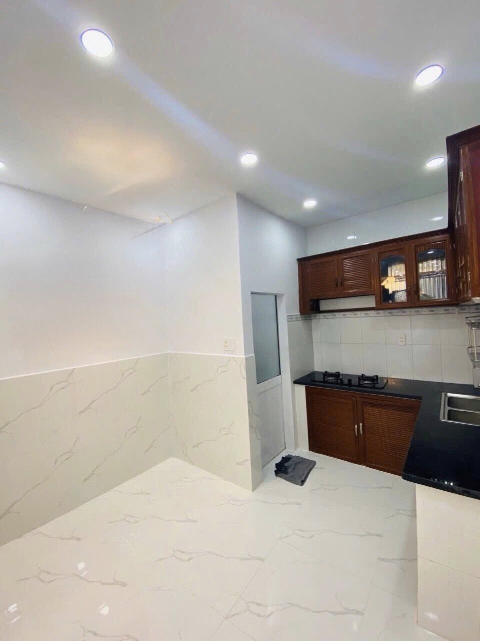 Cho thuê nhà Bình Thạnh 3.2x12m, 2 ngủ, giá chỉ 12.5 triệu/tháng