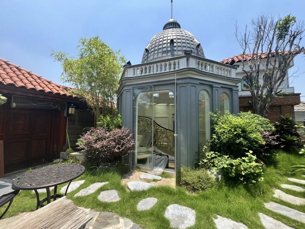 Biệt thự 250m² xa hoa, 4 tầng thang máy tại Thành Phố Giao Lưu, 96 tỷ