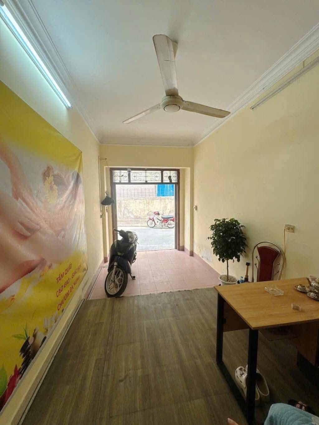 Đừng bỏ lỡ cơ hội sở hữu căn nhà mặt ngõ ô tô tránh tại Phương Mai, Đống Đa