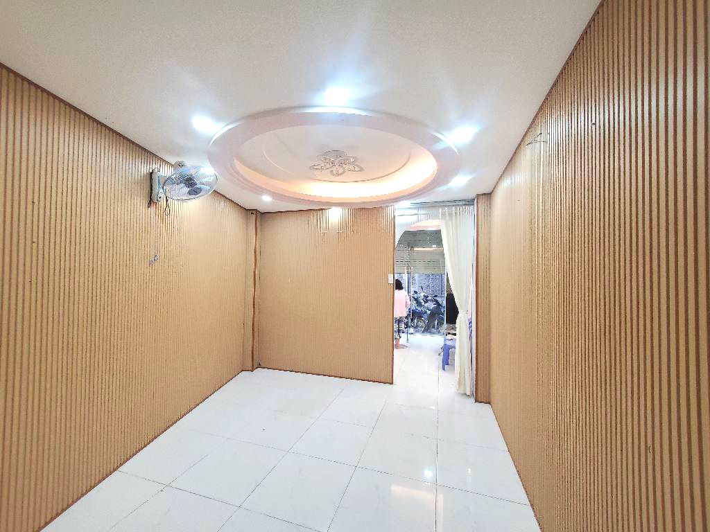 Cơ hội sở hữu nhà mặt tiền đắc địa tại đường Nguyễn Thượng Hiền, Quận Bình Thạnh