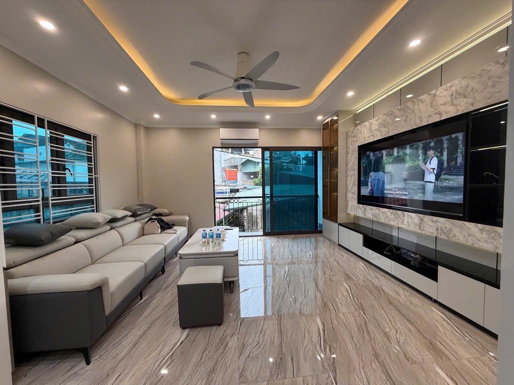 Nhà mặt phố Bồ Đề, 5 tầng sang trọng, 58m2, ngõ thông ô tô 14,5 tỷ