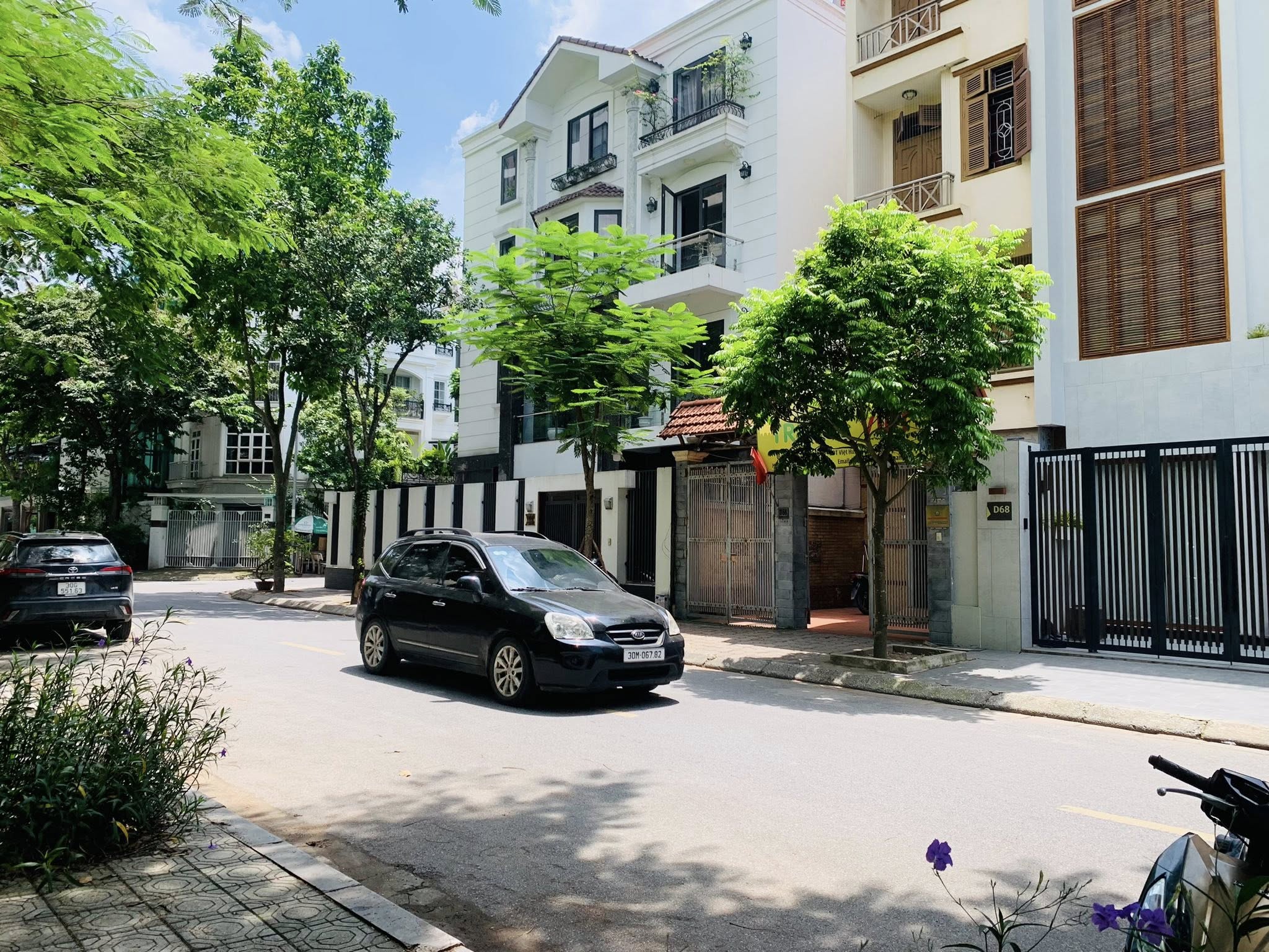 Khám phá không gian sống hoàn hảo tại khu liền kề Việt Hưng, Long Biên