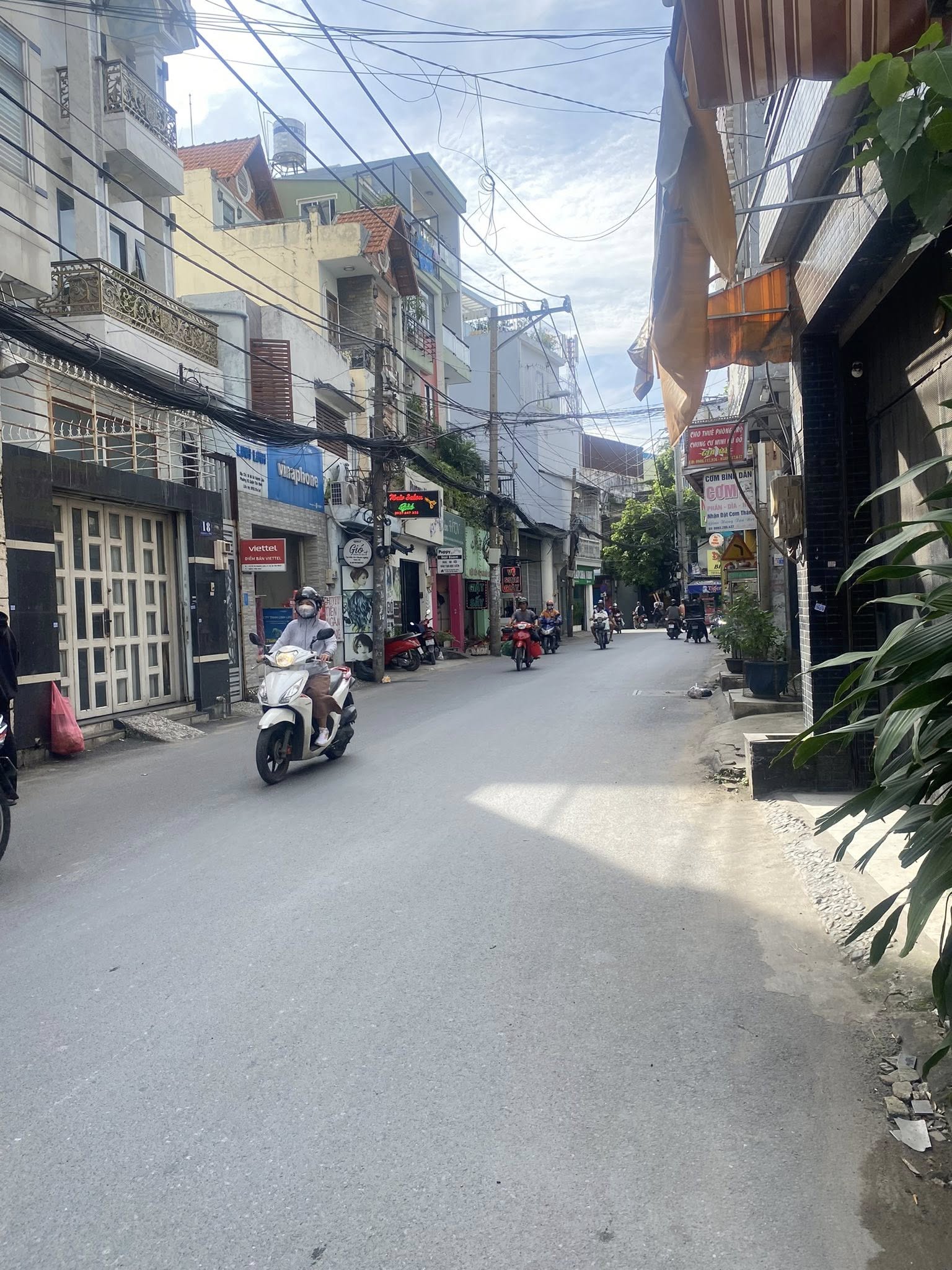 Nhà phố mặt tiền kinh doanh cực đỉnh tại khu Bảy Hiền, đường Ni Sư Huỳnh Liên