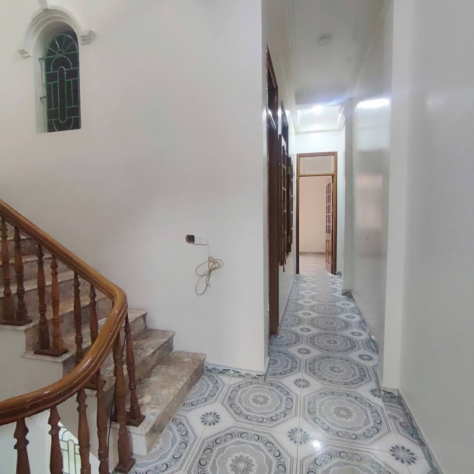 Khám phá không gian sống lý tưởng tại Nam Ngạn với căn nhà 3 tầng kiên cố, diện tích 95m2, mặt tiền 5.5m