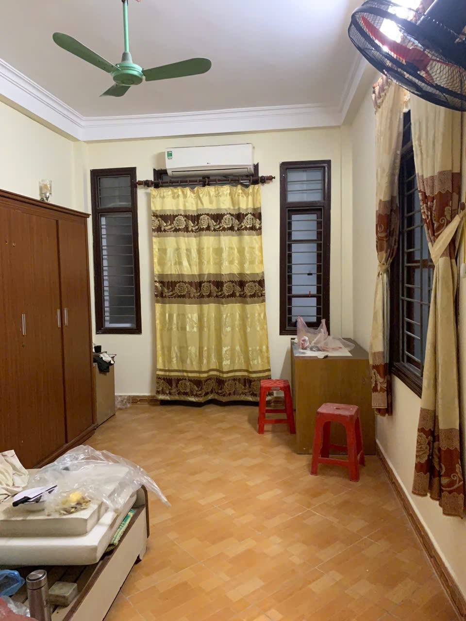 Cho thuê nhà góc 4 tầng, đủ nội thất, ngõ thông thoáng