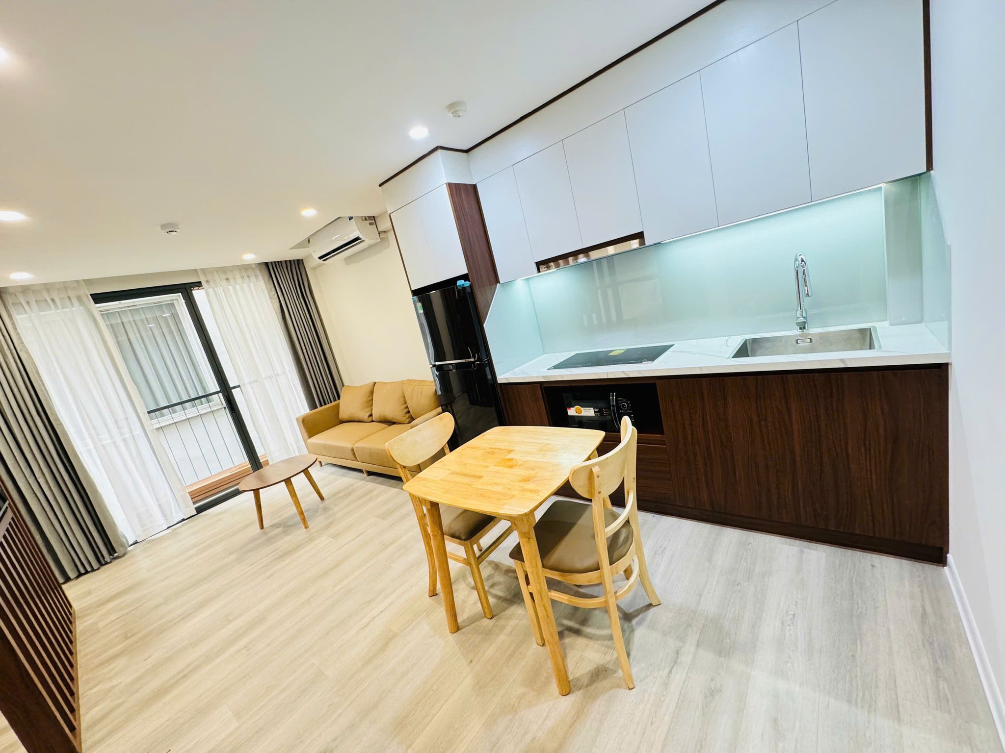 Cho thuê căn hộ 1 ngủ full nội thất tại Tây Hồ, full tiện ích, an ninh 24/24