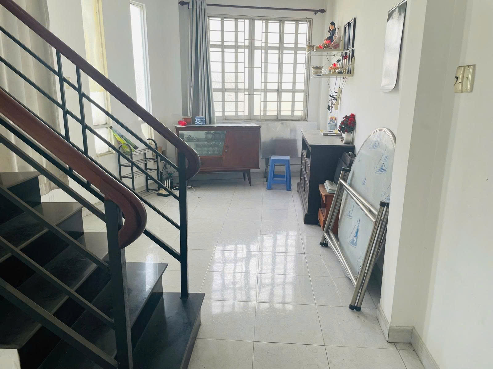 Bán nhà căn góc 3 tầng, 2 phòng ngủ, hẻm 3m đường Nguyễn Cảnh Chân, quận 1, giá 6 tỷ