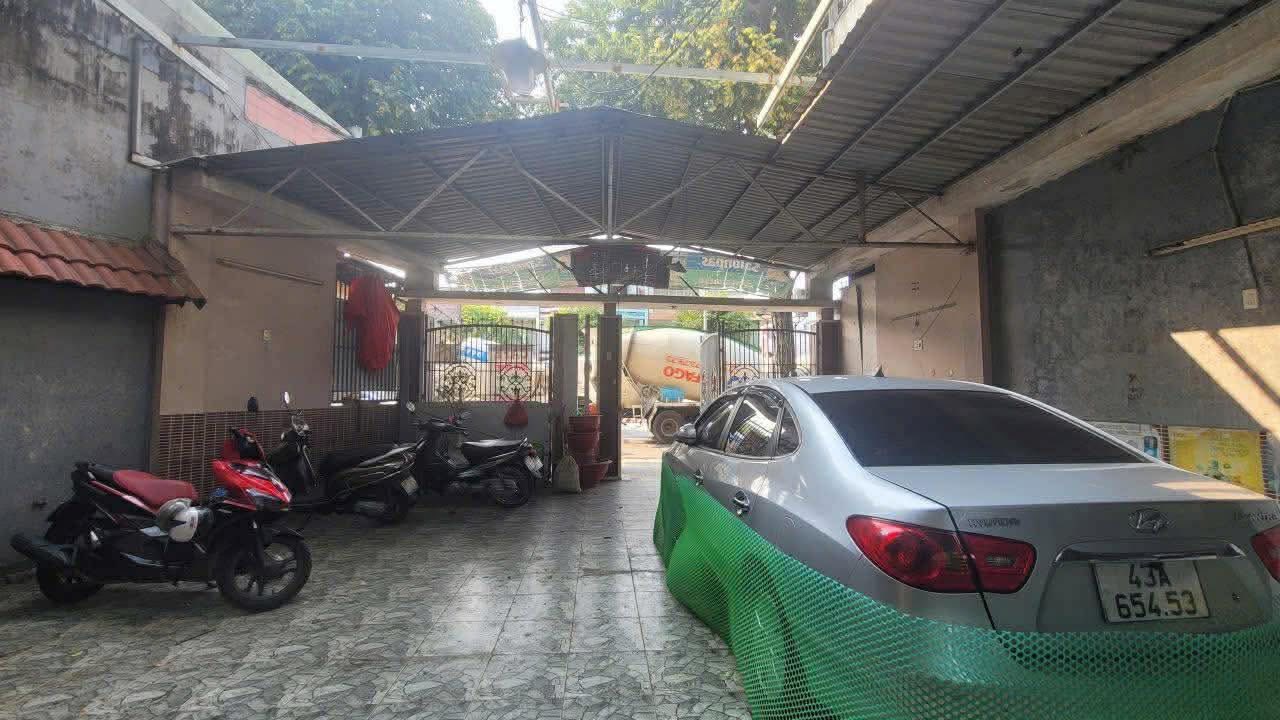 Cho thuê nhà 2 tầng mặt tiền đường Cách Mạng Tháng 8, Đà Nẵng