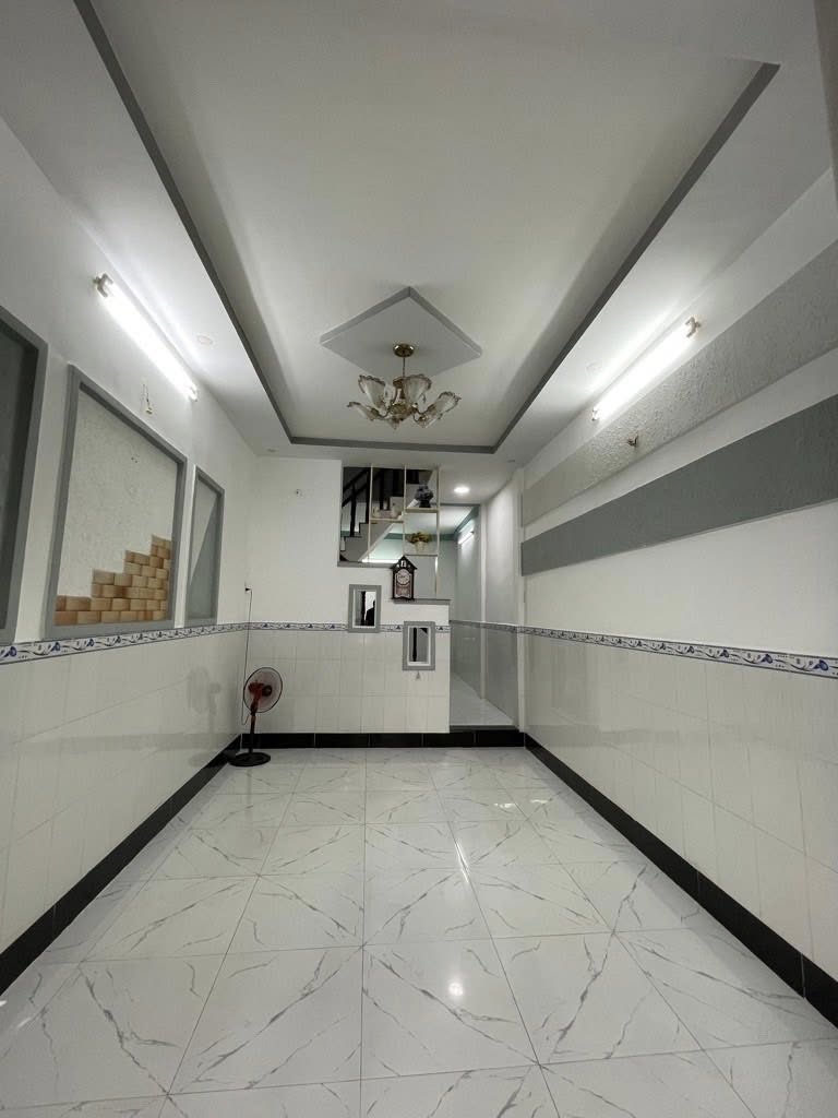 Chào mừng quý vị đến với "siêu phẩm" nhà ở Quận 6, nơi mà sự tiện nghi và vị trí đắc địa hội tụ