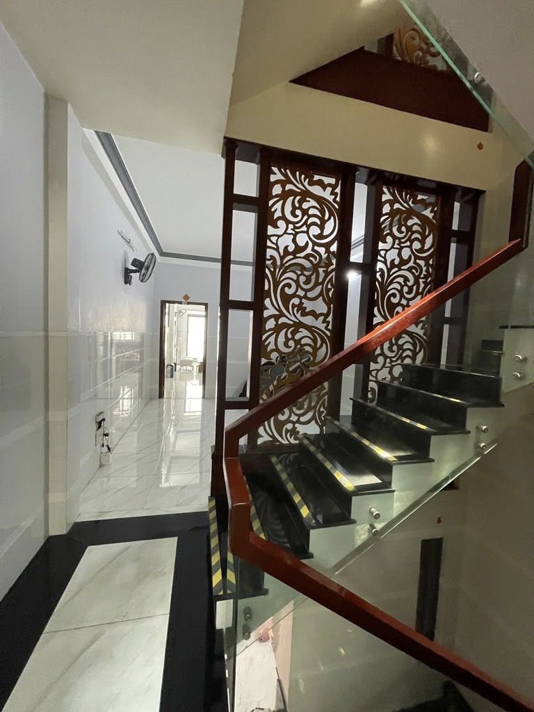 Nhà 4 tầng, Bình Phú, quận 6, 90m2, giá 13.7 tỷ