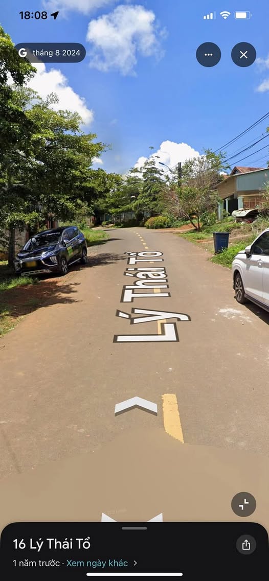 Tọa lạc tại vị trí đắc địa trên trục đường Lý Thái Tổ, trái tim của Măng Đen