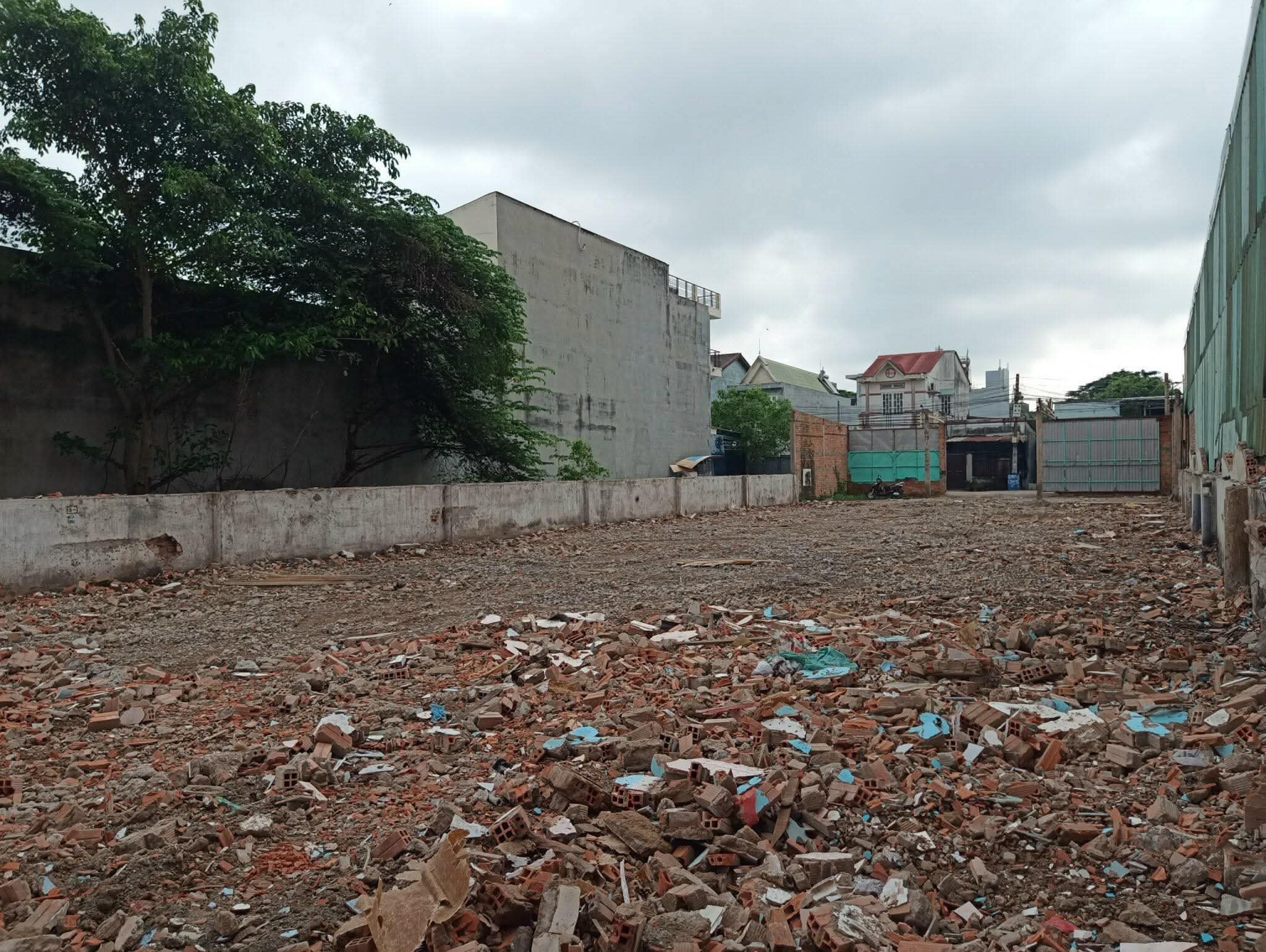 Bán đất vàng 787m2 mặt tiền 15.5m, ngay Sân vận động Dĩ An - Giá 18 tỷ