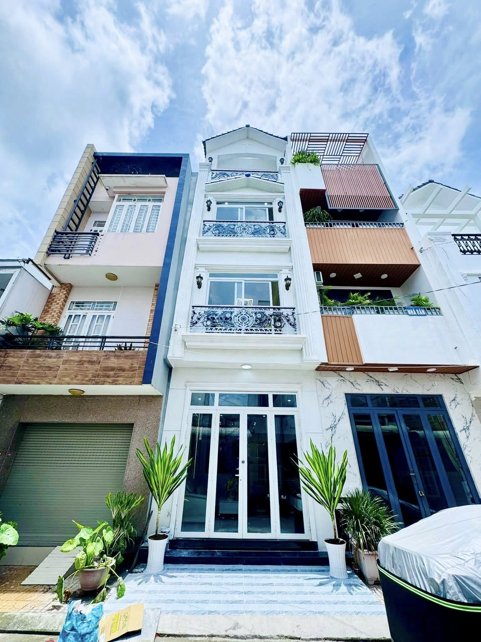 Siêu phẩm nhà mặt tiền Nguyễn Văn Trỗi, trung tâm thành Cần Thơ