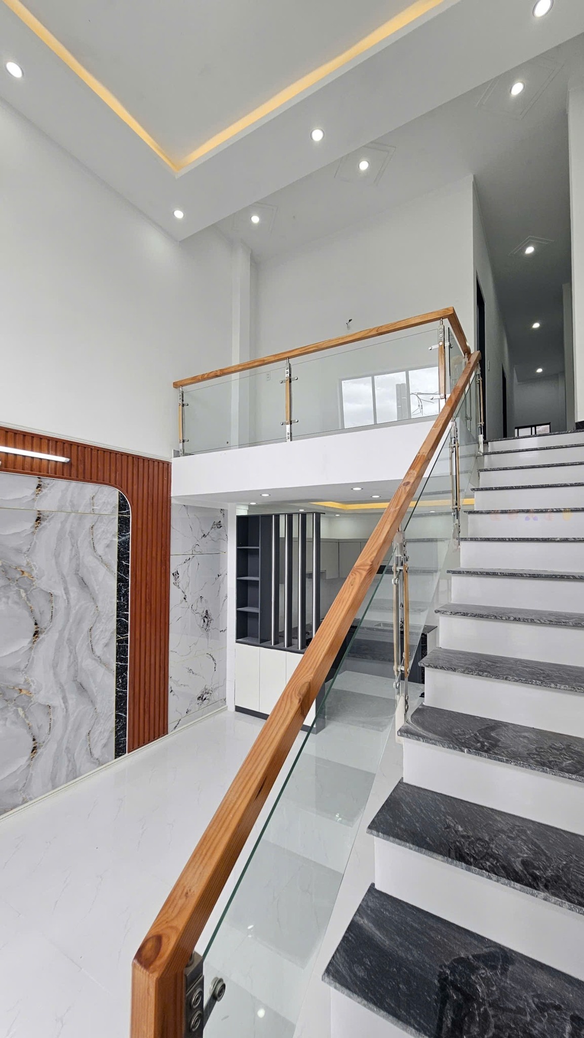 Nhà gác lửng sau chợ Tân Bình chỉ 1,88 tỷ, sổ riêng thổ cư