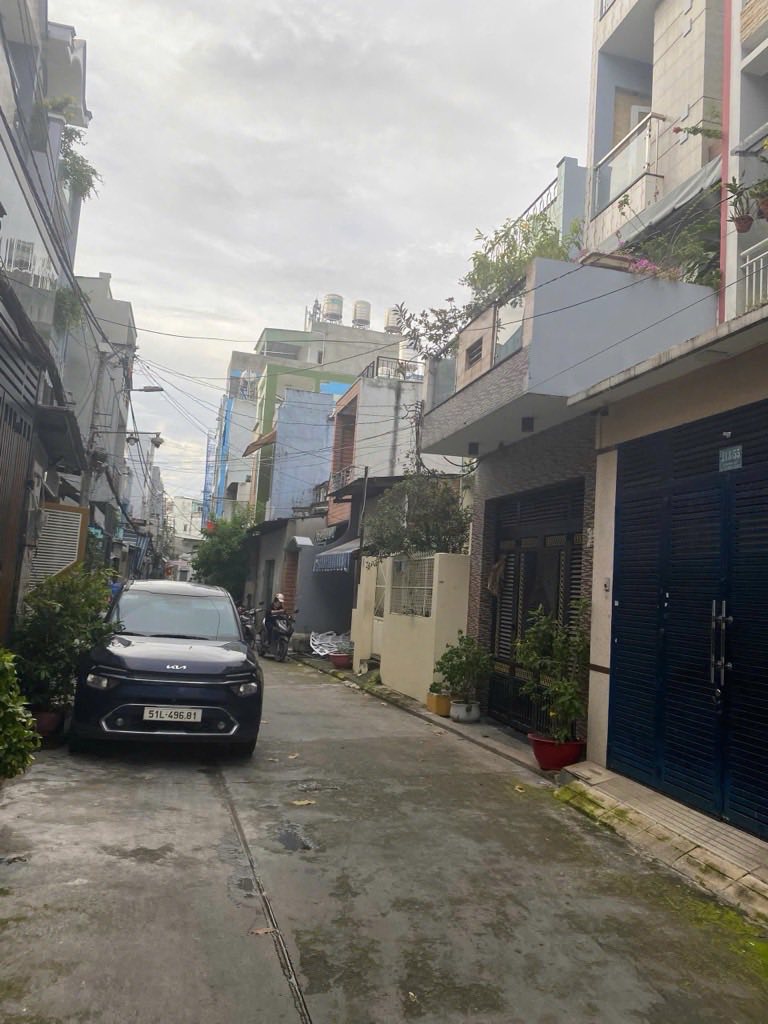 Nhà hẻm xe tải Quận 5, sát Đầm Sen, giá chỉ 6.4 tỷ