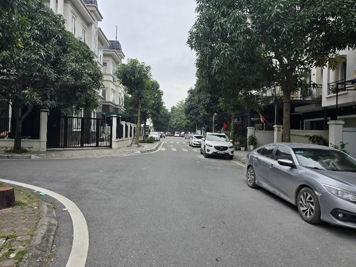 Shophouse Mipec Kiến Hưng, Hà Đông, mặt tiền đẹp, kinh doanh đỉnh, giá tốt