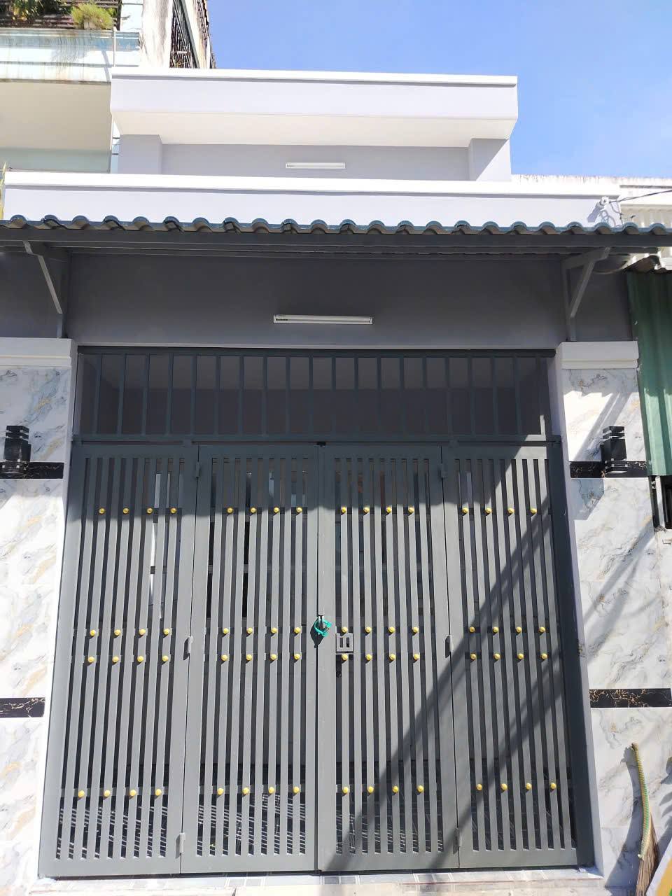 Chào đón bạn đến với ngôi nhà 2 tầng xinh xắn, tọa lạc tại vị trí đắc địa trên đường Liên Khu 4-5