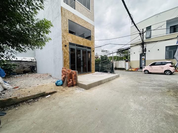 Bán đất vuông vắn 57m² mặt hẻm rộng ô tô, gần chợ Lã Xuân Oai, Quận 9