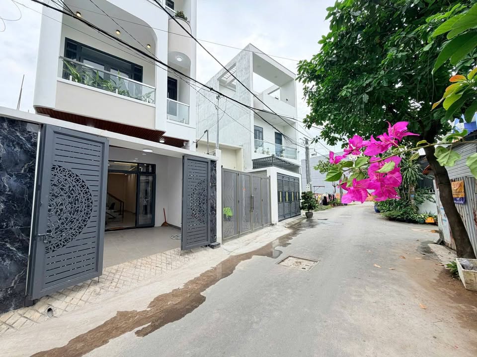 Cần bán căn nhà phố 1 trệt 2 lầu ngay đường Nguyễn Thị Tồn, Phường Bửu Hòa, Thành phố Biên Hòa