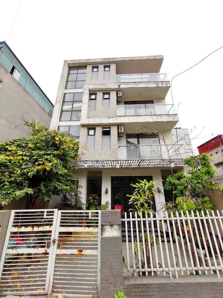 Chào mừng quý khách đến với chốn đi về bình yên tại Ngọc Thụy, một không gian sống đầy hoài niệm và tinh tế