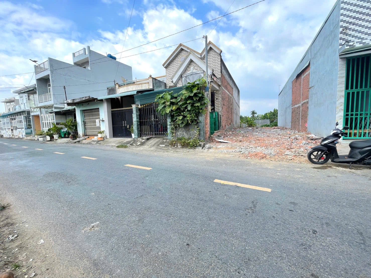 Mảnh đất vàng Long An 130m2 thổ cư, 713m2 đất lúa, mặt tiền nhựa, giá chỉ 4.5 tỷ