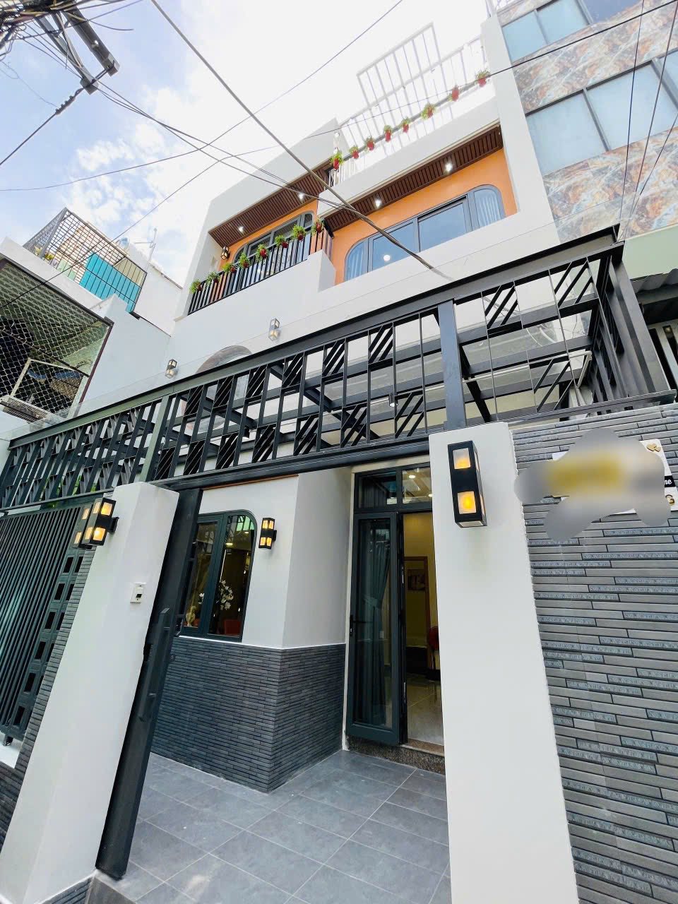 Siêu phẩm nhà đẹp với bề ngang 6m lý tưởng, diện tích 60m2, tọa lạc ngay sát mặt tiền Lê Quang Định sầm uất