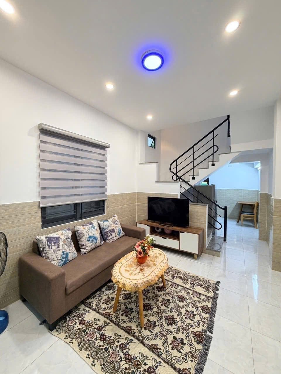 Nhà 2.5 tầng xách vali vào ở, 3 phòng ngủ, giá 3,25 tỷ